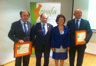 Premio a la FUE por su labor de apoyo al Alzheimer 