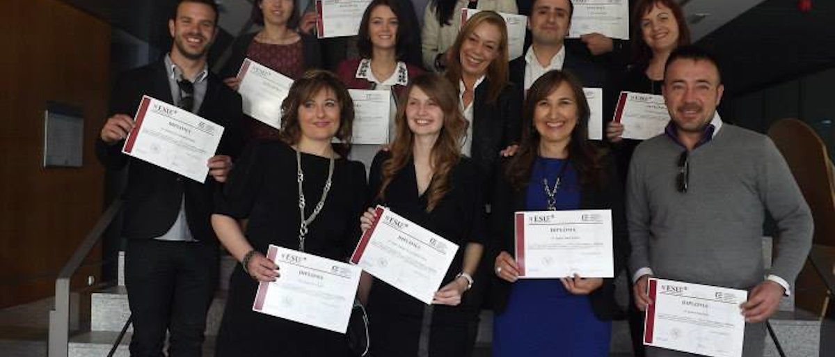 Area de Becas de titulados FUE-UJI