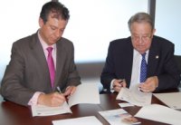 Firma convenio de colaboración entre la FUE-UJI e Ibercaja